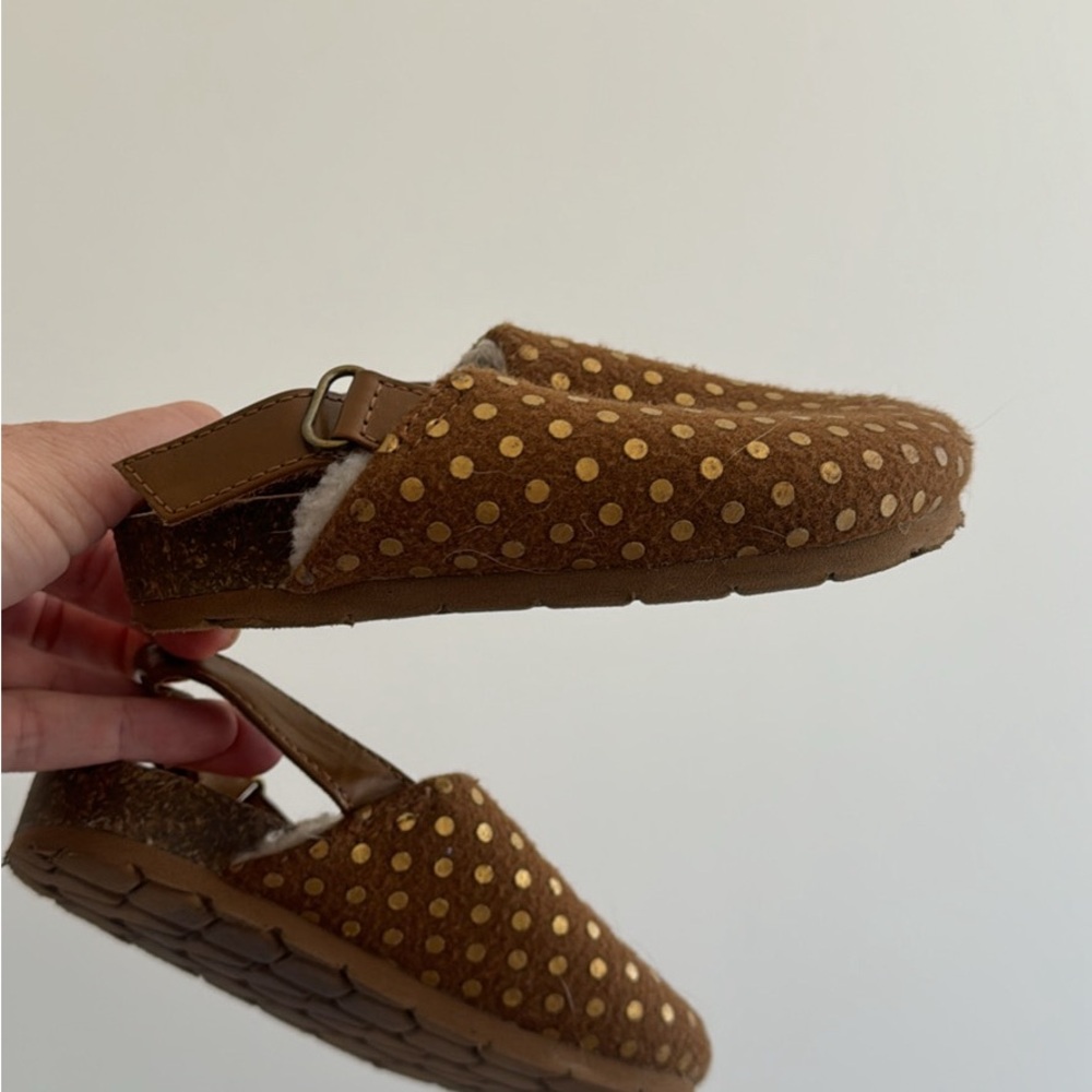 GAP Brown and Gold Kids Slippers